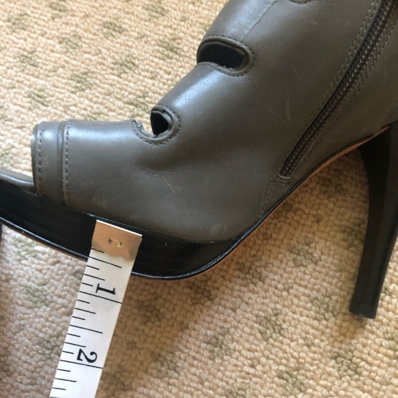 COACH SANDRA Platform Heels Gray (GRAPHITE) Size 8 - Picture 5 of 8